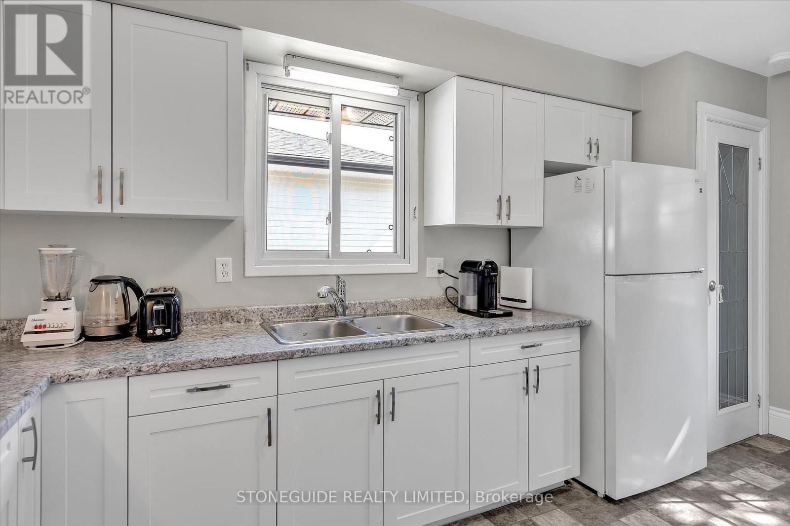 2047 Foxfarm Road, Peterborough West, Ontario  K9K 1P8 - Photo 12 - X12215839