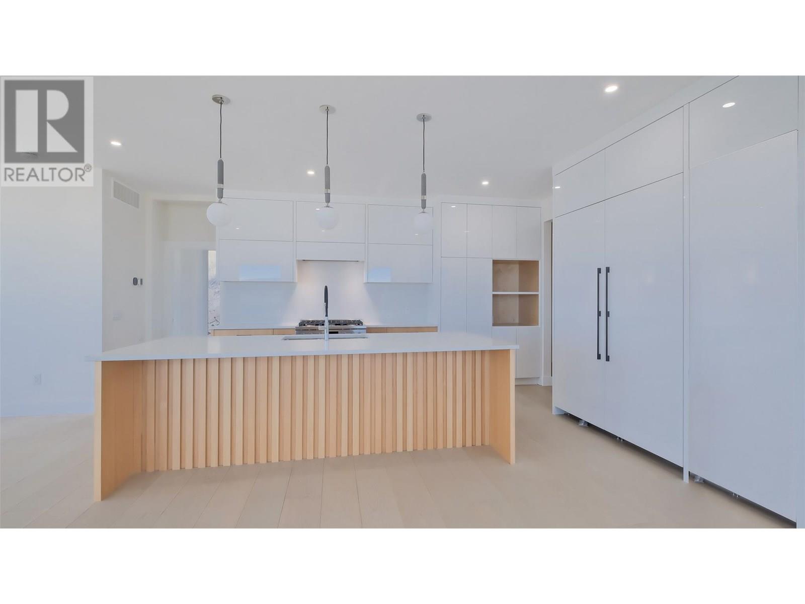402 Trestle Ridge Drive, Kelowna, British Columbia  V1W 5M3 - Photo 4 - 10336373