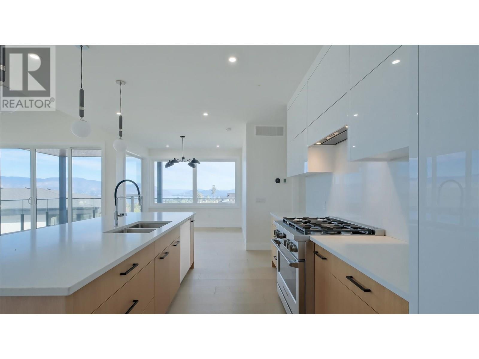 402 Trestle Ridge Drive, Kelowna, British Columbia  V1W 5M3 - Photo 9 - 10336373