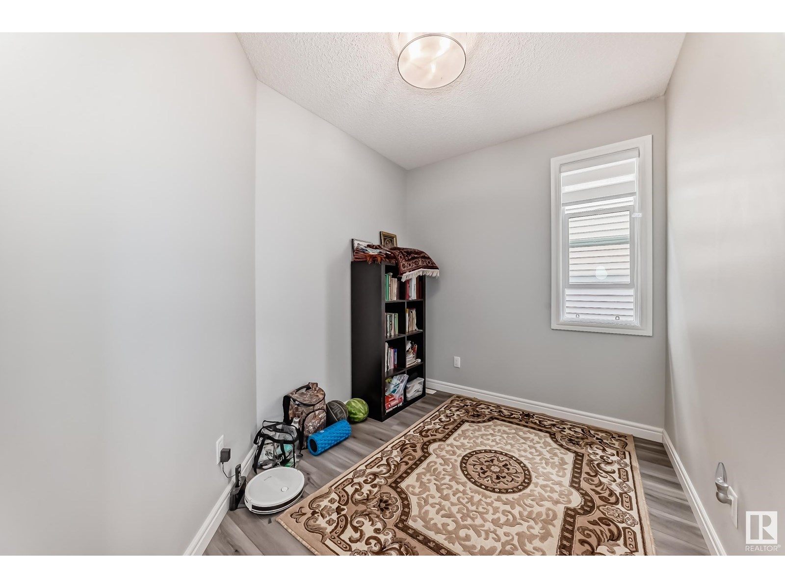 Property at 9635 223 ST NW NW image 3