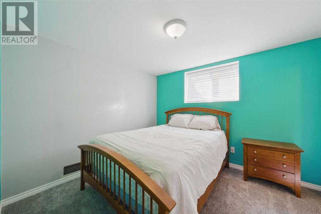 828 Hunterston Crescent Nw, Calgary, Alberta  T2K 4N2 - Photo 24 - A2215364
