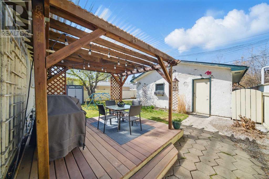 828 Hunterston Crescent Nw, Calgary, Alberta  T2K 4N2 - Photo 33 - A2215364