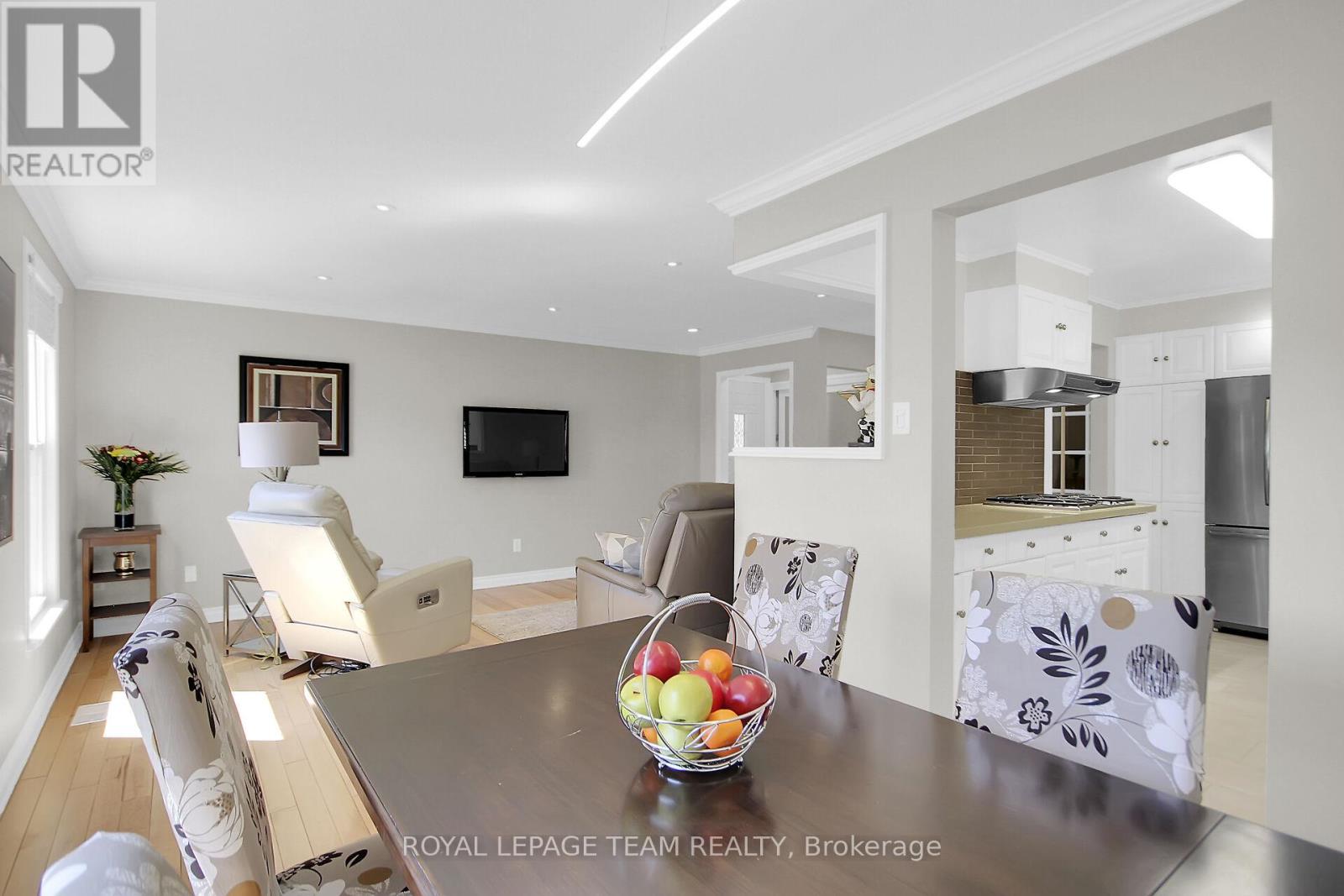 167 Abbeyhill Drive, Ottawa, Ontario  K2L 2E9 - Photo 18 - X12215758