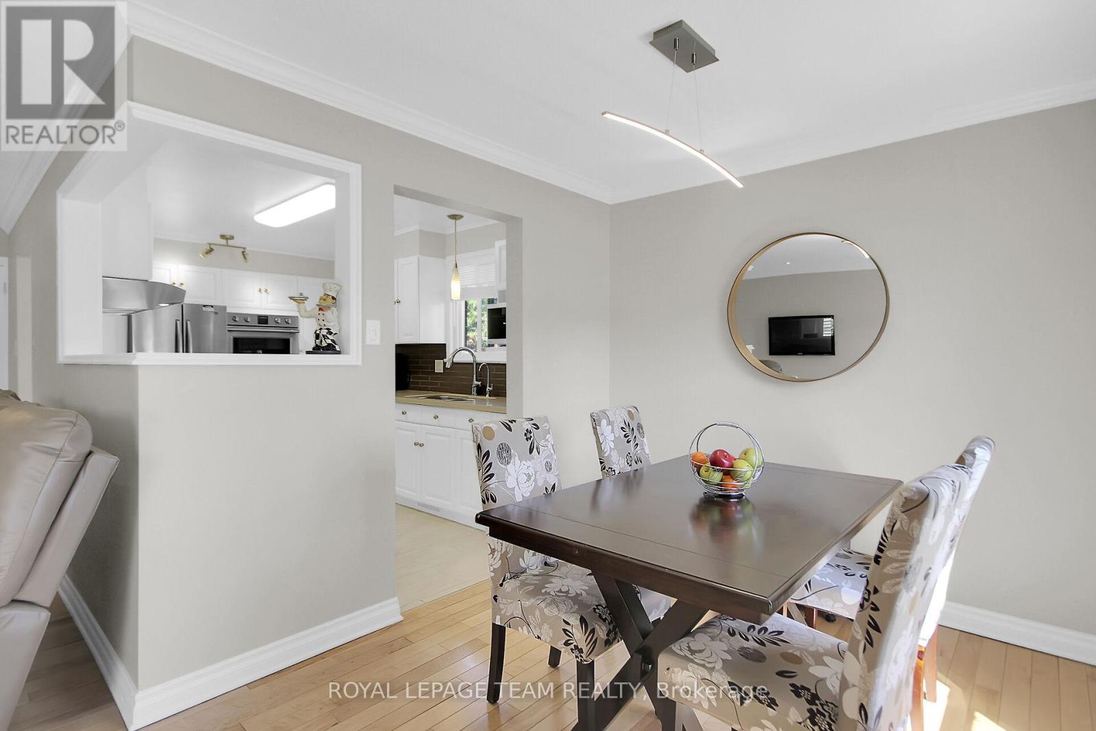 167 Abbeyhill Drive, Ottawa, Ontario  K2L 2E9 - Photo 5 - X12215758
