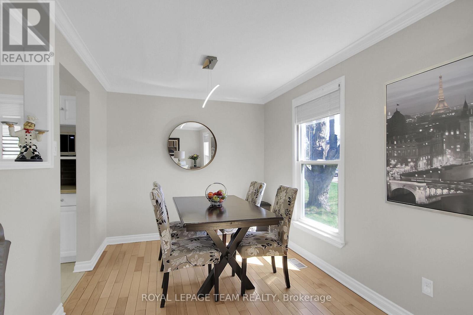167 Abbeyhill Drive, Ottawa, Ontario  K2L 2E9 - Photo 8 - X12215758