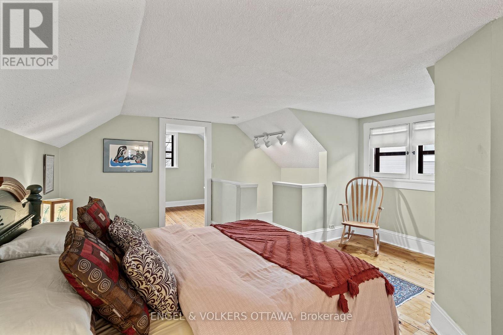 674 Melbourne Avenue, Ottawa, Ontario  K2A 1X5 - Photo 33 - X12215765