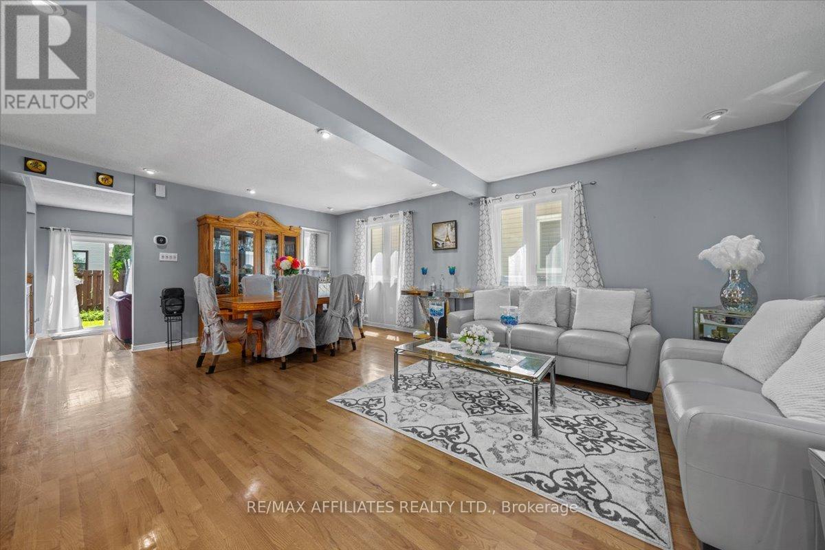300 Sylvie Terrace, Ottawa, Ontario  K1E 3M2 - Photo 8 - X12215821