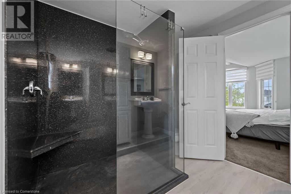 52 Bond Court, Guelph, Ontario  N1H 8N7 - Photo 19 - 40740609
