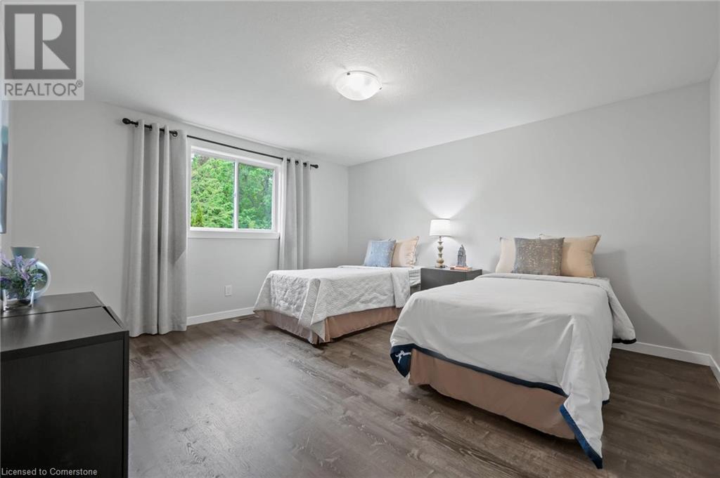 52 Bond Court, Guelph, Ontario  N1H 8N7 - Photo 22 - 40740609