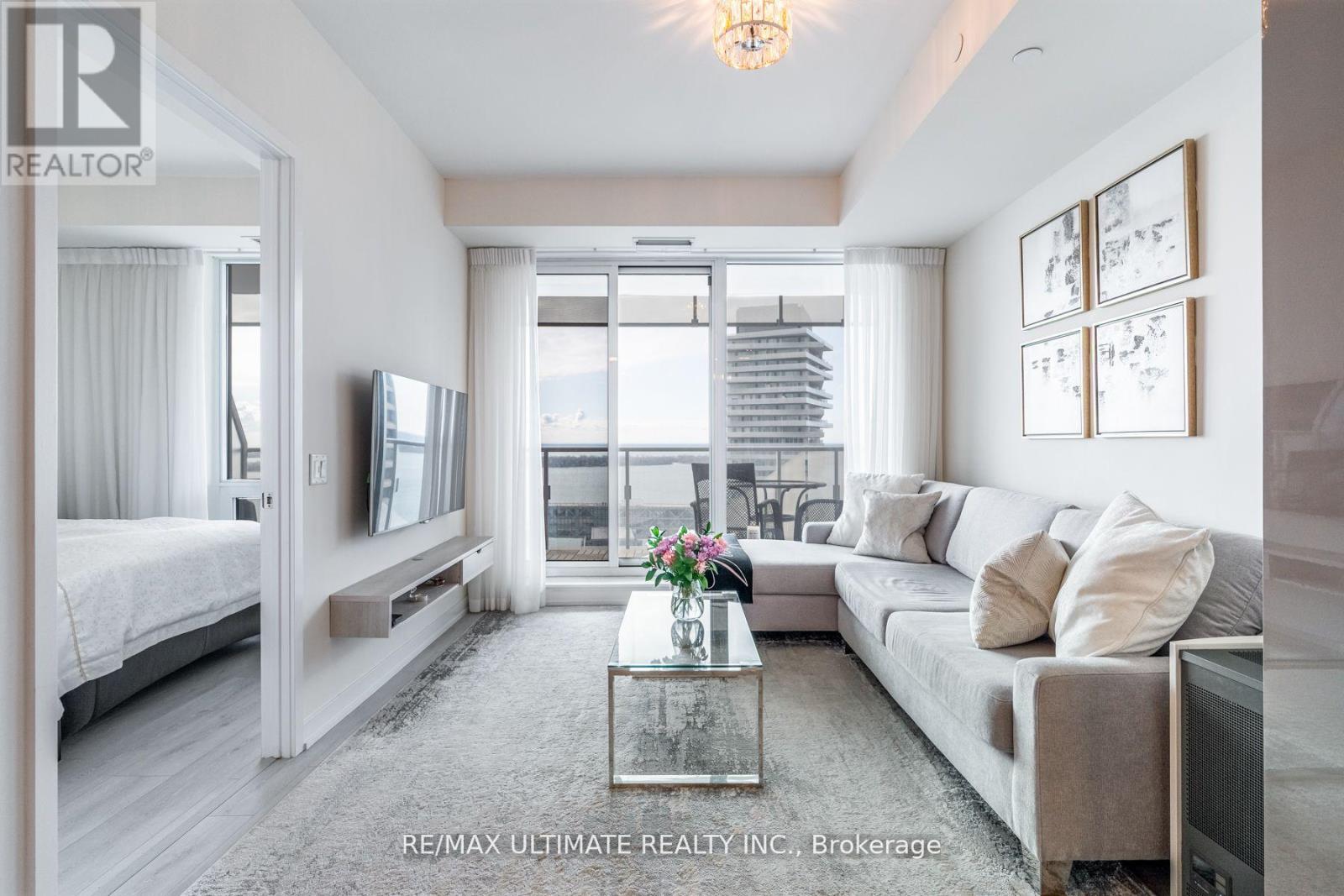 2401 - 28 Freeland Street, Toronto (Waterfront Communities), Ontario  M5E 0E3 - Photo 2 - C12215651