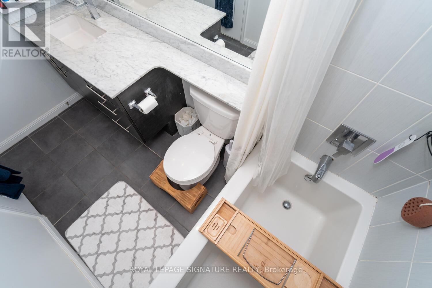 819 - 75 East Liberty Street, Toronto (Niagara), Ontario  M6K 3R3 - Photo 36 - C12215769