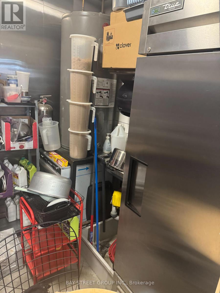 493a Dundas Street W, Toronto (Kensington-Chinatown), Ontario  M5T 1H1 - Photo 11 - C12215770