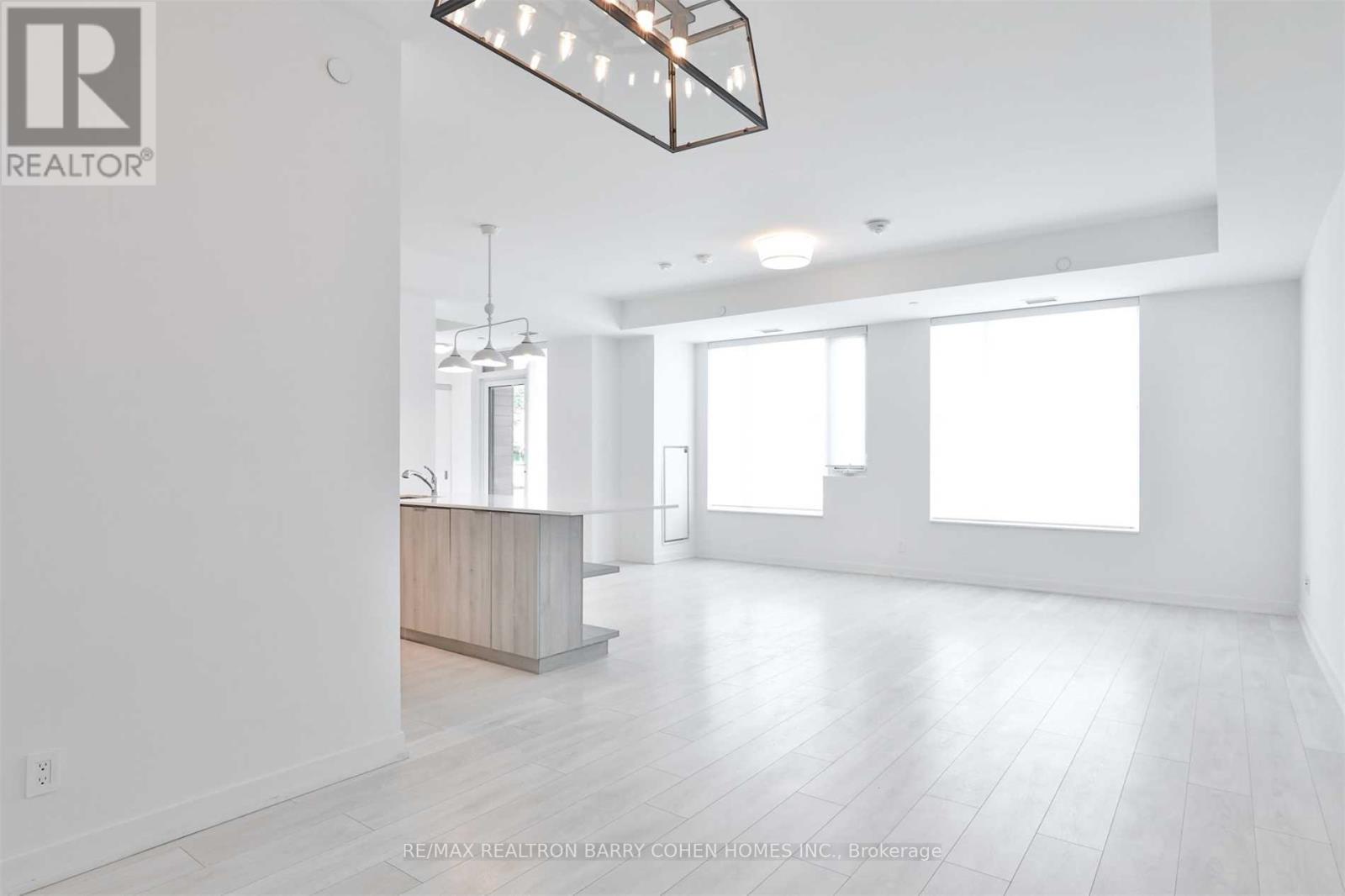 Th103 - 223 St Clair Avenue W, Toronto, Ontario  M4V 1R3 - Photo 14 - C12215806