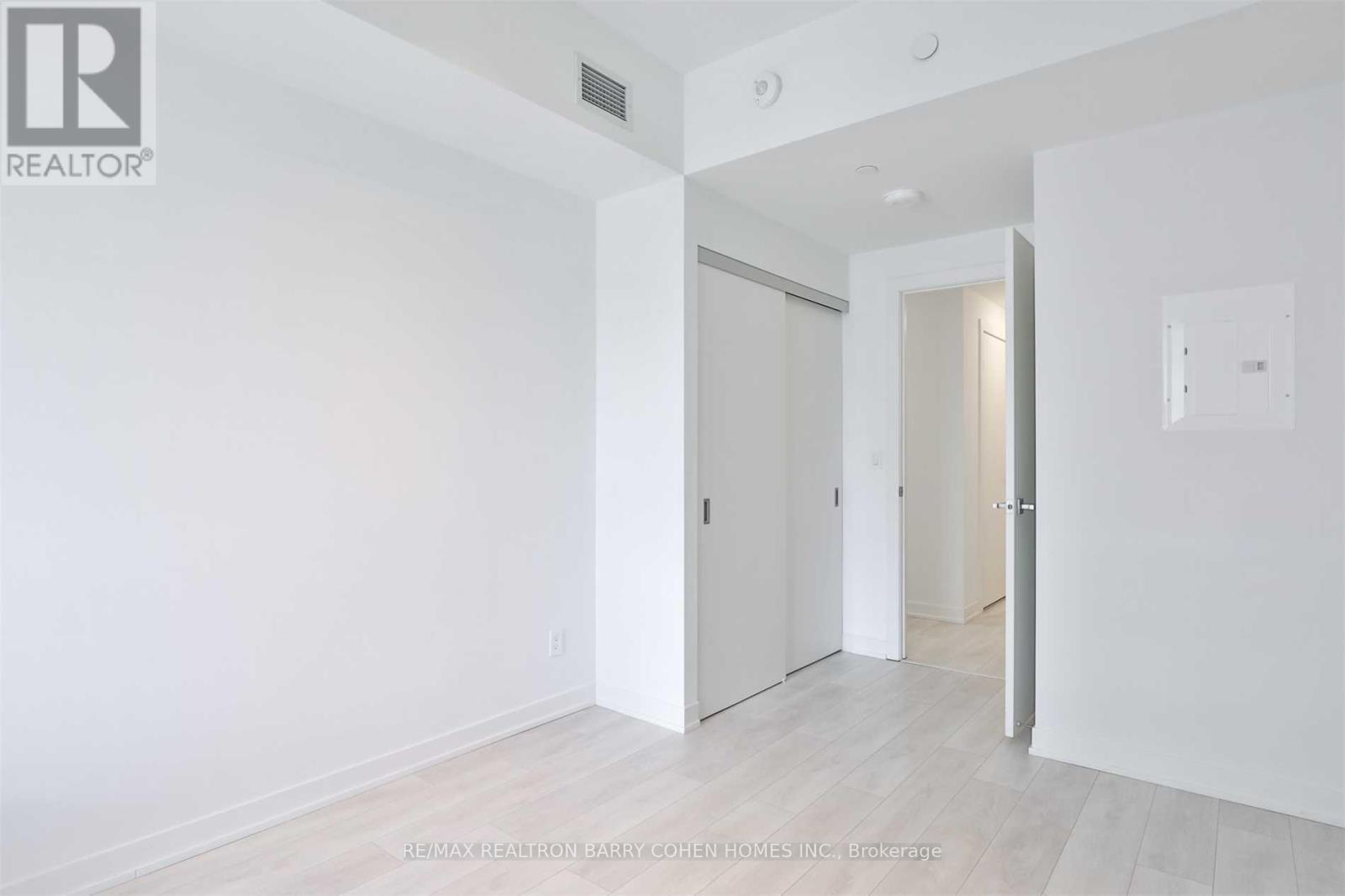 Th103 - 223 St Clair Avenue W, Toronto, Ontario  M4V 1R3 - Photo 17 - C12215806