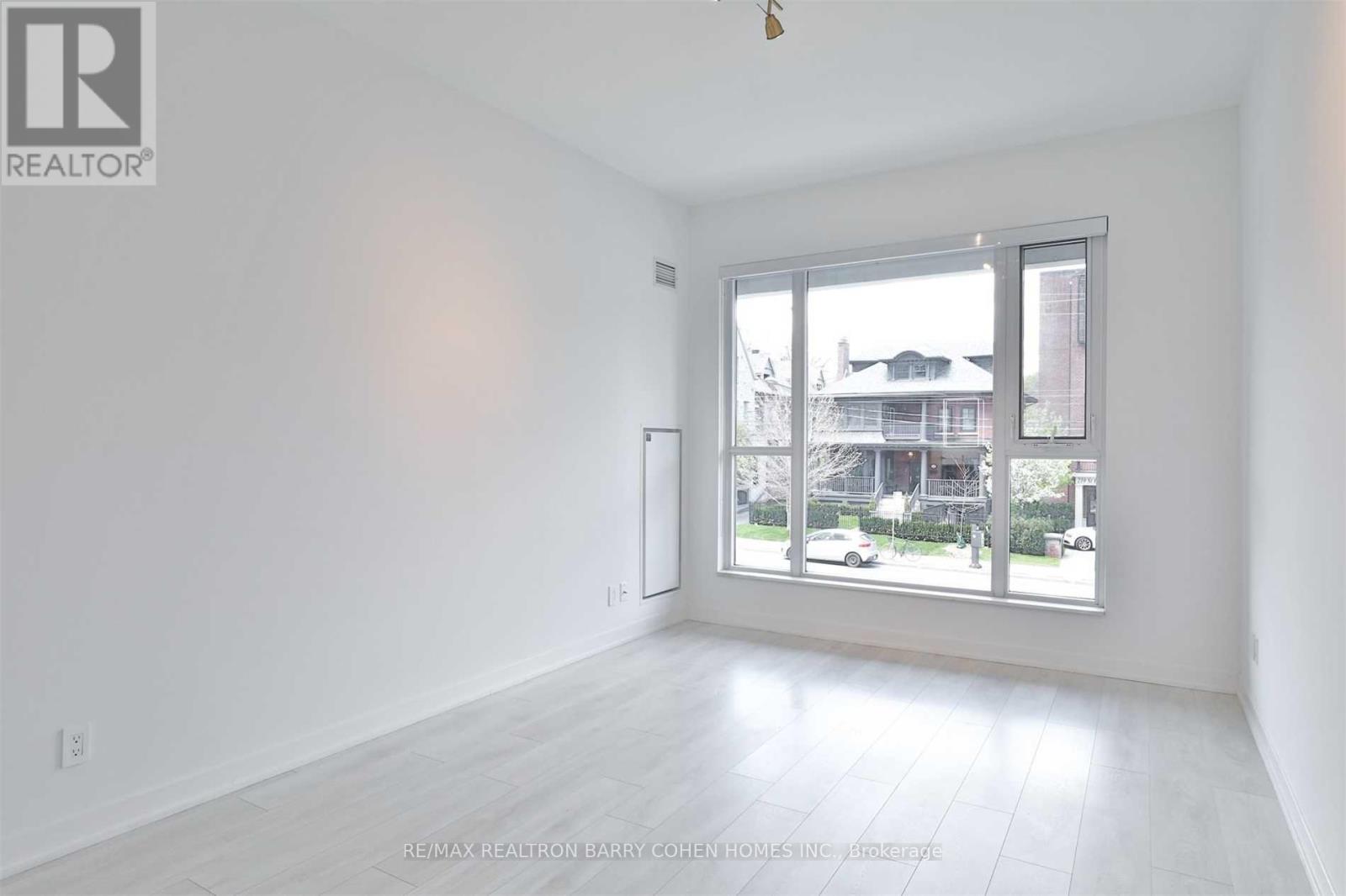 Th103 - 223 St Clair Avenue W, Toronto, Ontario  M4V 1R3 - Photo 19 - C12215806