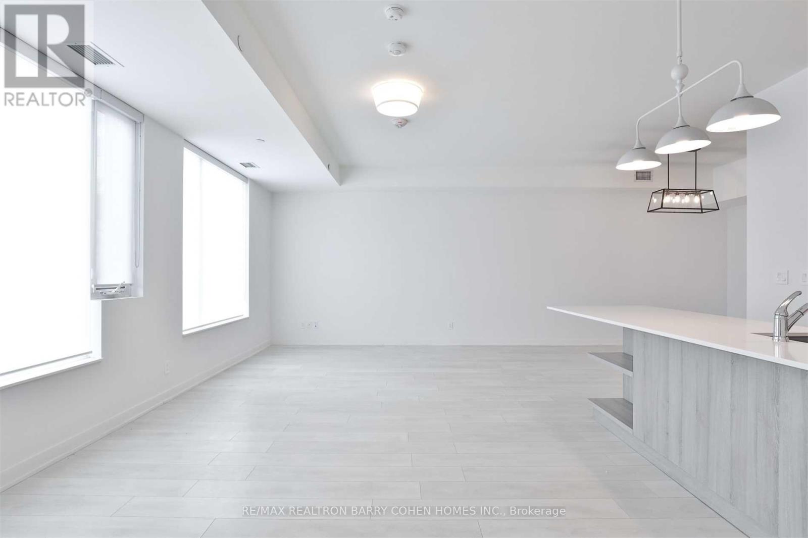 Th103 - 223 St Clair Avenue W, Toronto, Ontario  M4V 1R3 - Photo 5 - C12215806