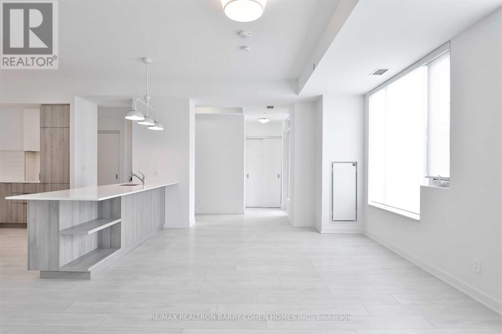 Th103 - 223 St Clair Avenue W, Toronto, Ontario  M4V 1R3 - Photo 9 - C12215806