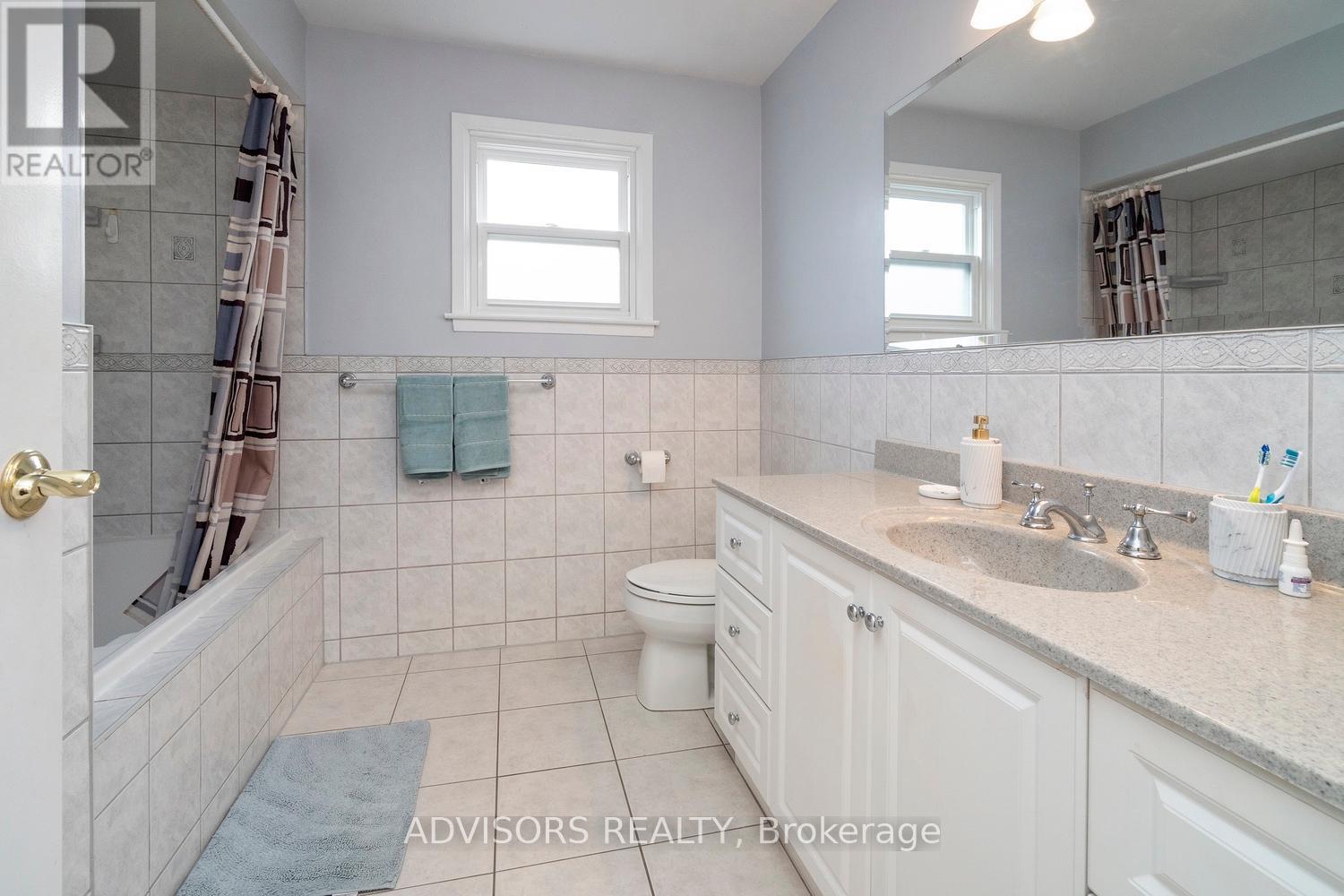 15 Alcaine Court, Markham (Thornhill), Ontario  L3T 2G8 - Photo 19 - N12212711