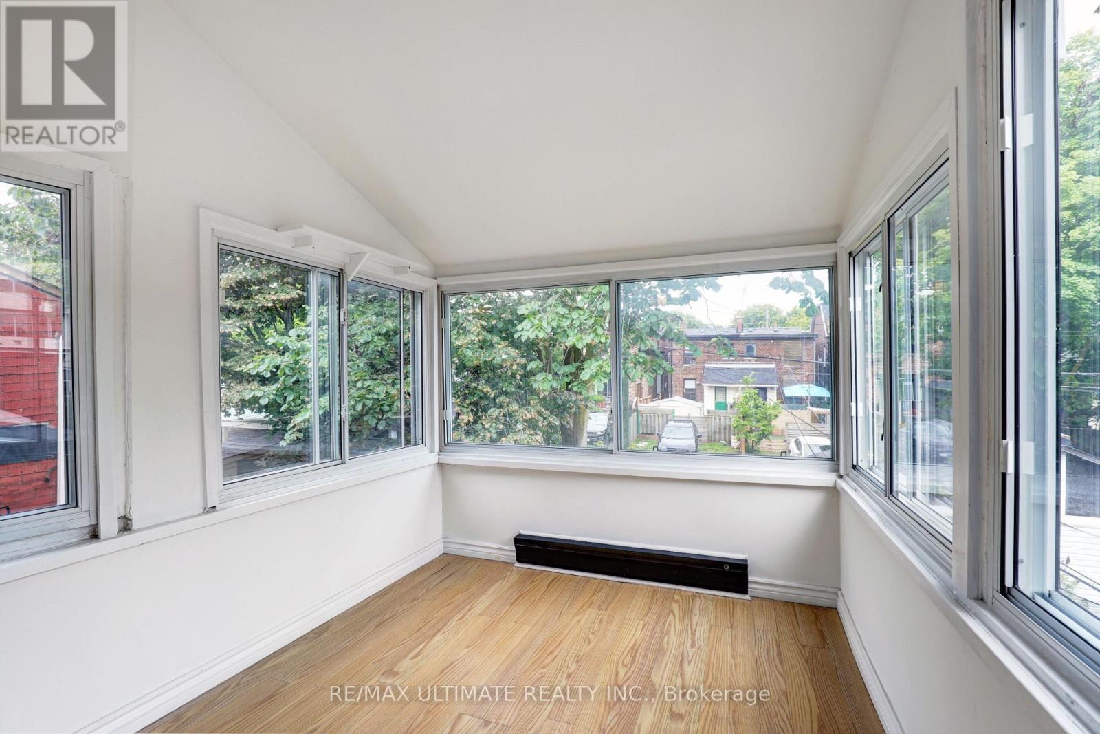 Upper - 23 Rainsford Road, Toronto, Ontario  M4L 3N5 - Photo 10 - E12215686