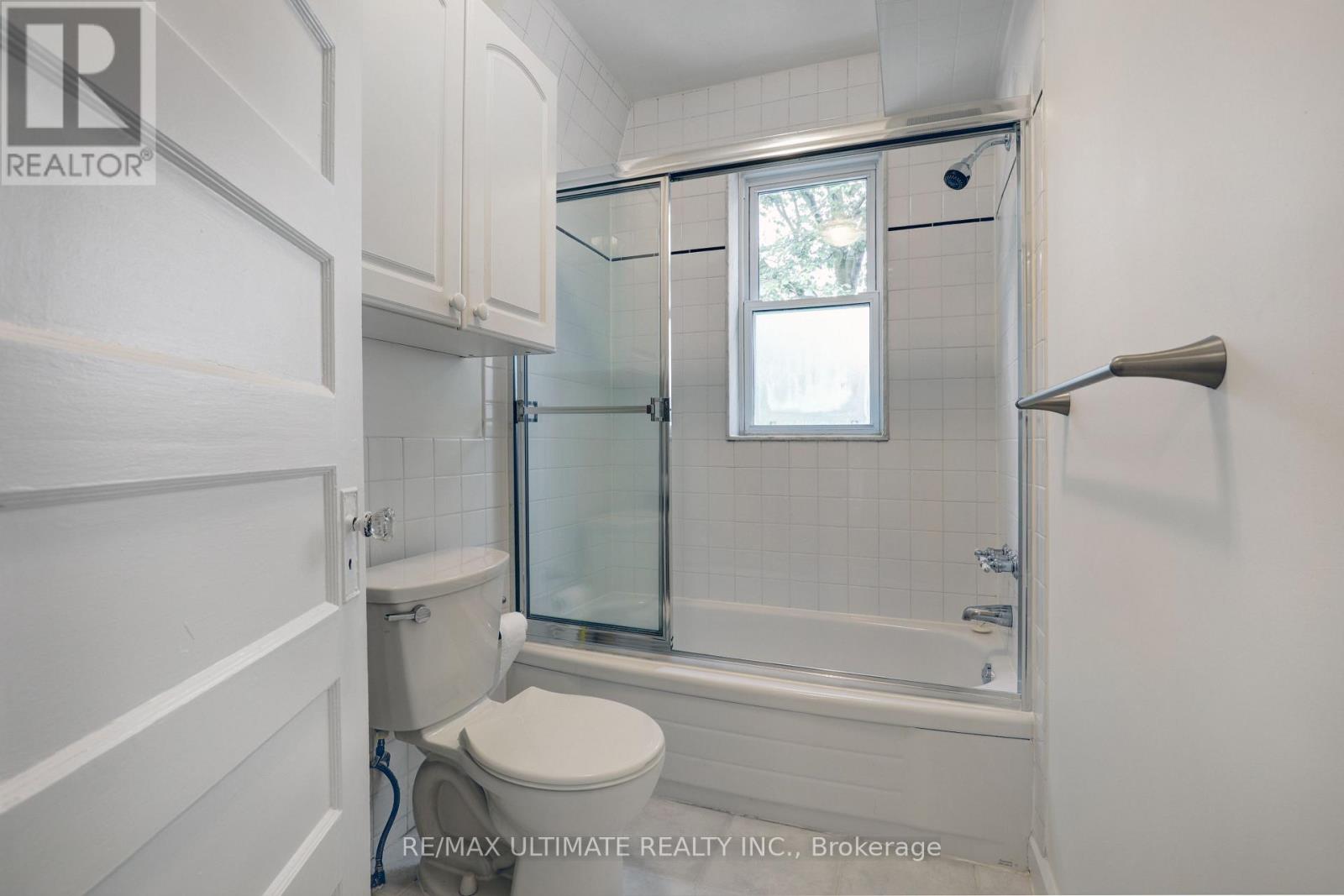 Upper - 23 Rainsford Road, Toronto, Ontario  M4L 3N5 - Photo 11 - E12215686