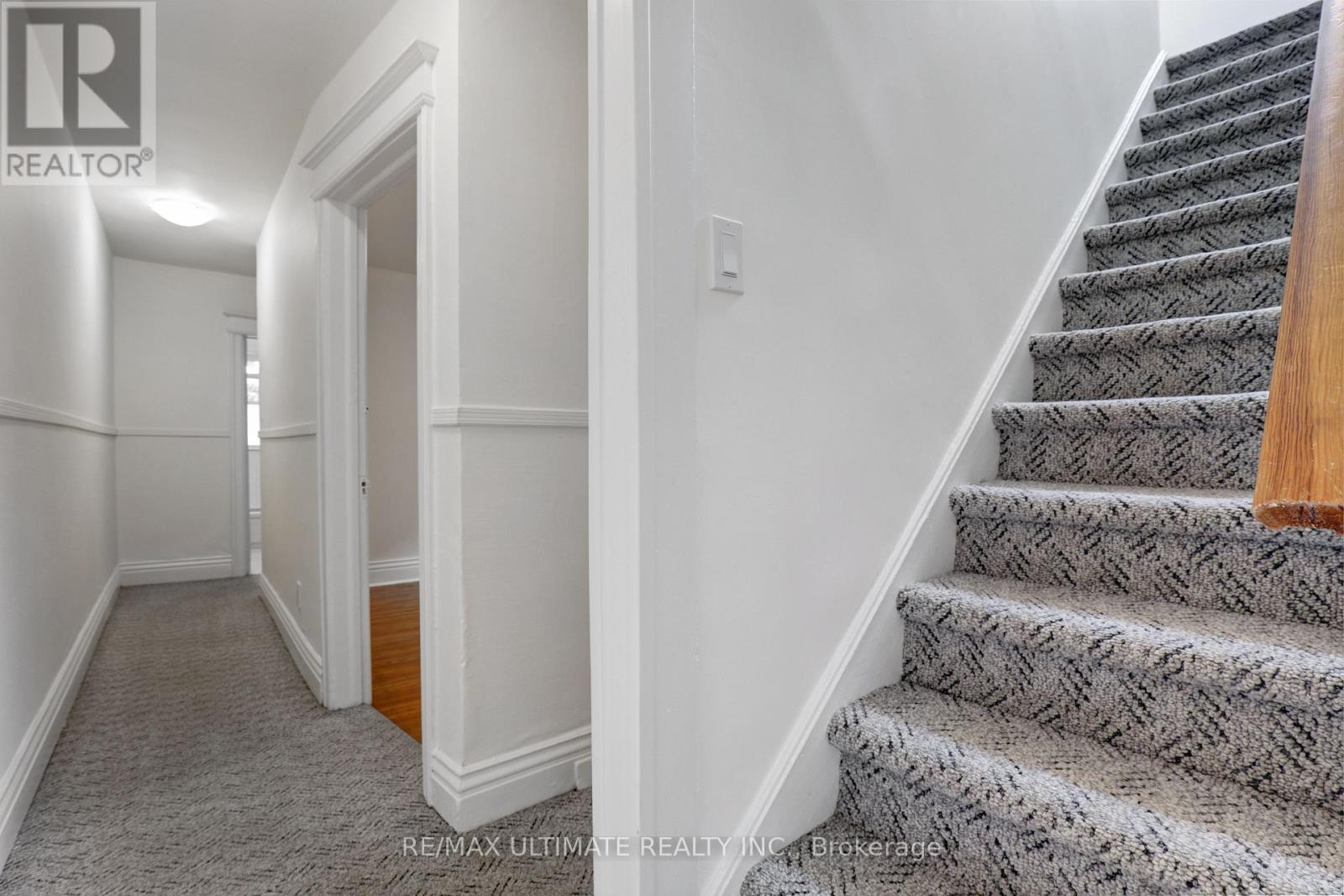 Upper - 23 Rainsford Road, Toronto, Ontario  M4L 3N5 - Photo 12 - E12215686