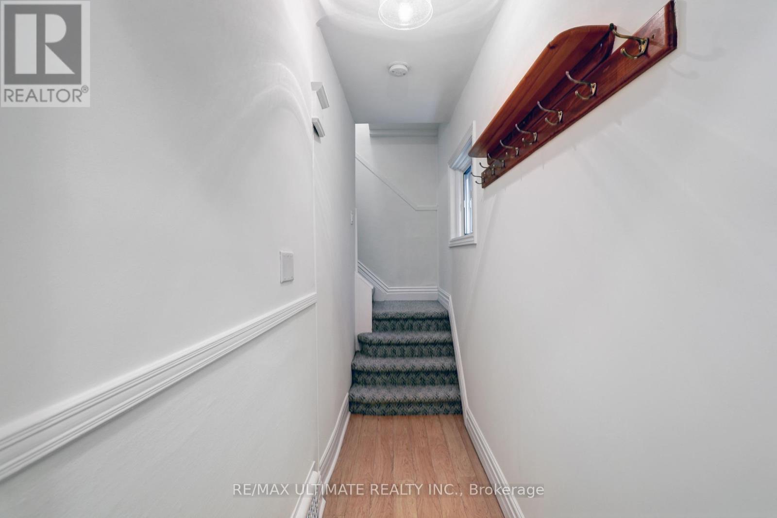 Upper - 23 Rainsford Road, Toronto, Ontario  M4L 3N5 - Photo 2 - E12215686