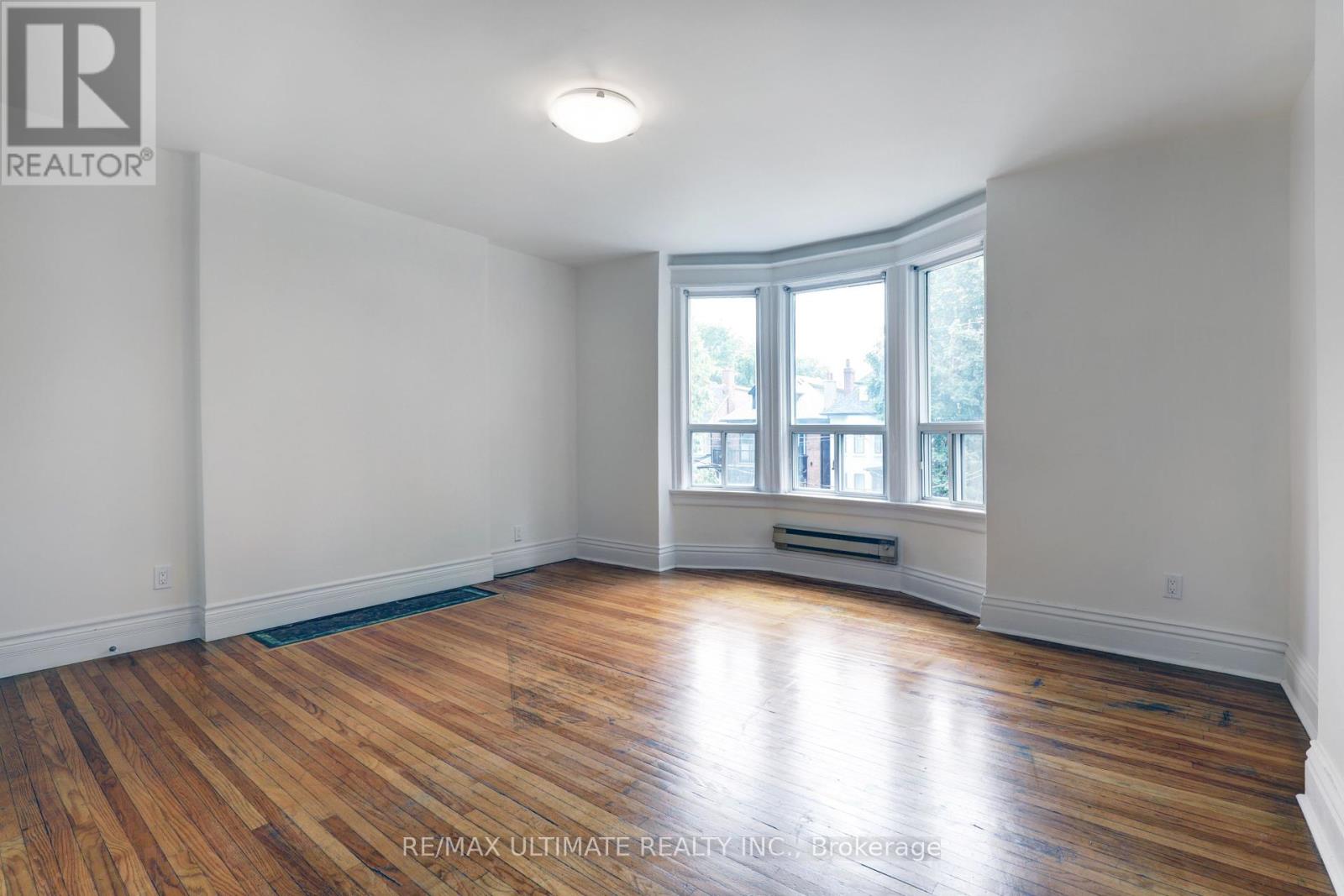 Upper - 23 Rainsford Road, Toronto, Ontario  M4L 3N5 - Photo 3 - E12215686