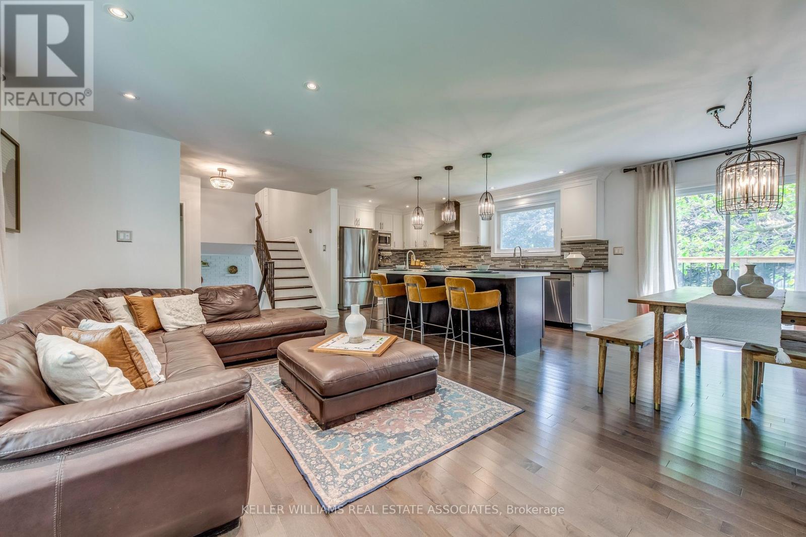 39 Hills Road, Ajax (South East), Ontario  L1S 2W2 - Photo 8 - E12215824