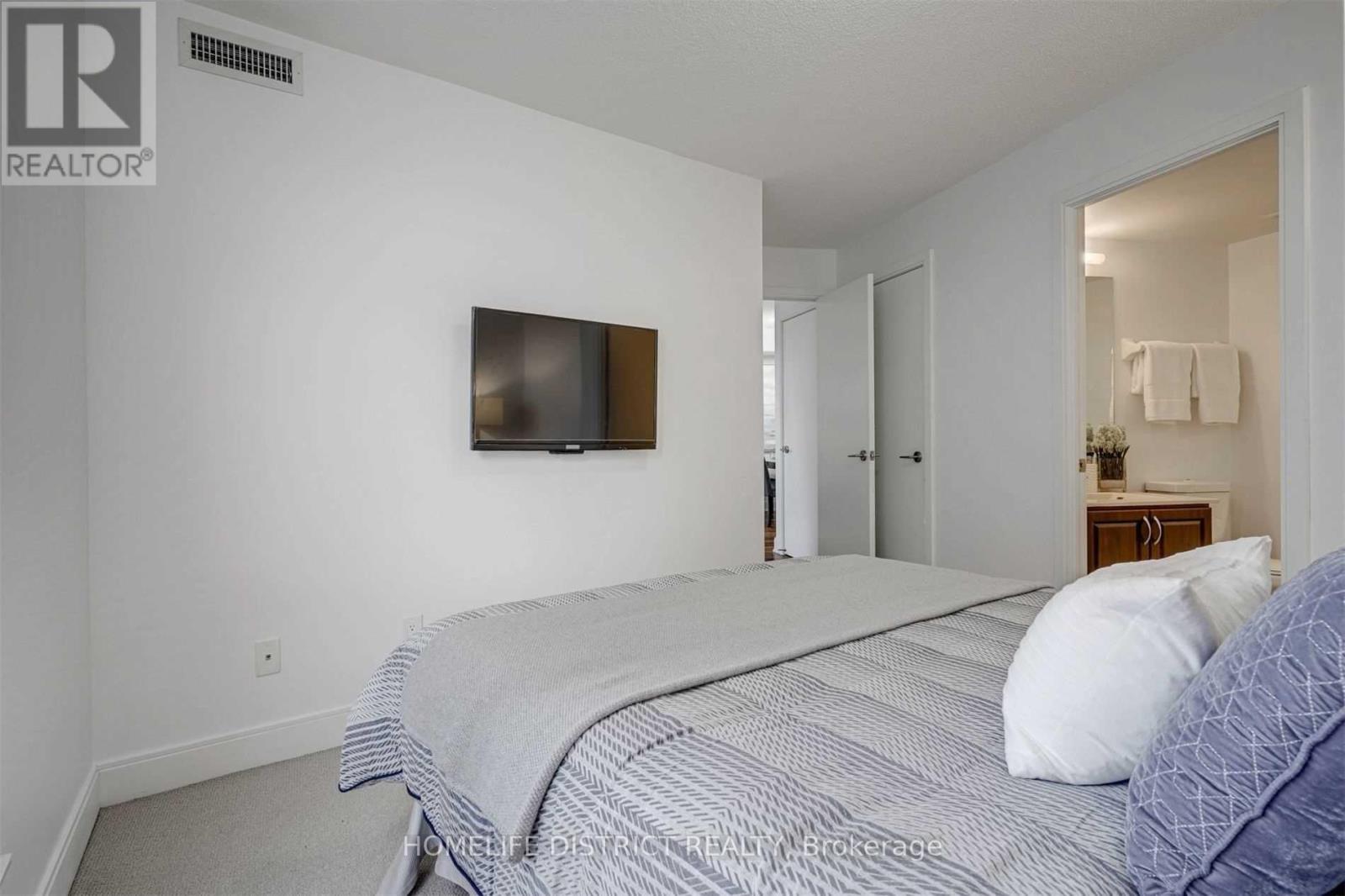 2025 - 135 Village Green Square, Toronto, Ontario  M1S 0L1 - Photo 10 - E12215828