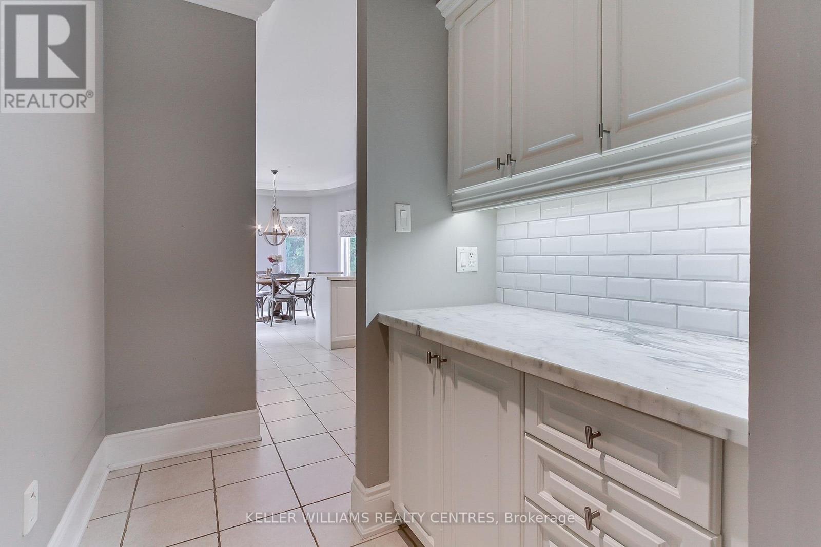 991 Ivsbridge Boulevard, Newmarket (Stonehaven-Wyndham), Ontario  L3X 2A2 - Photo 13 - N12215652