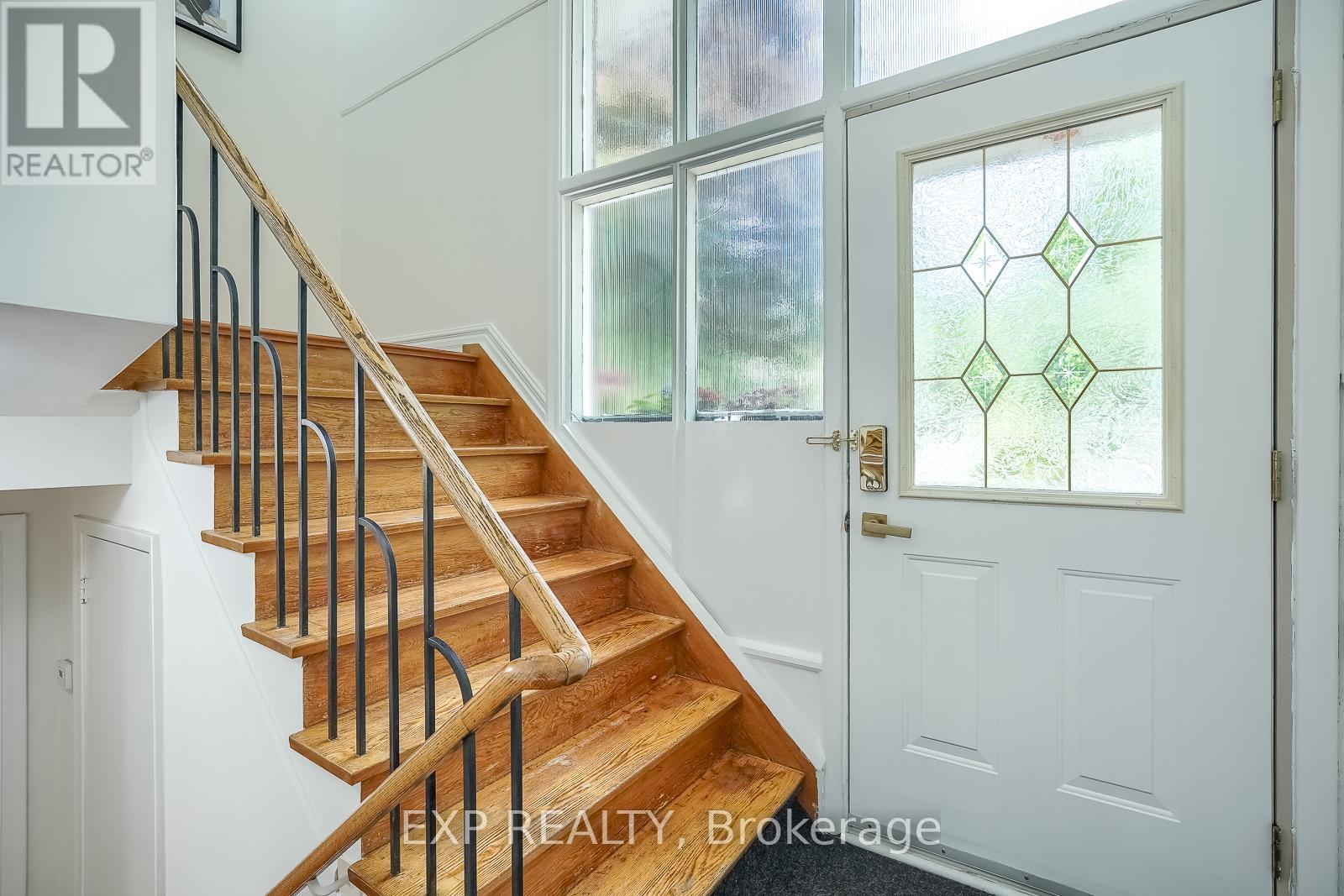 226 Cedar Avenue, Richmond Hill (Harding), Ontario  L4C 2B2 - Photo 5 - N12215818