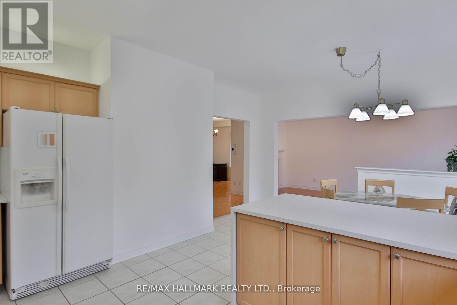 15 Briarglen Road, Markham, Ontario  L6C 2K5 - Photo 17 - N12215823