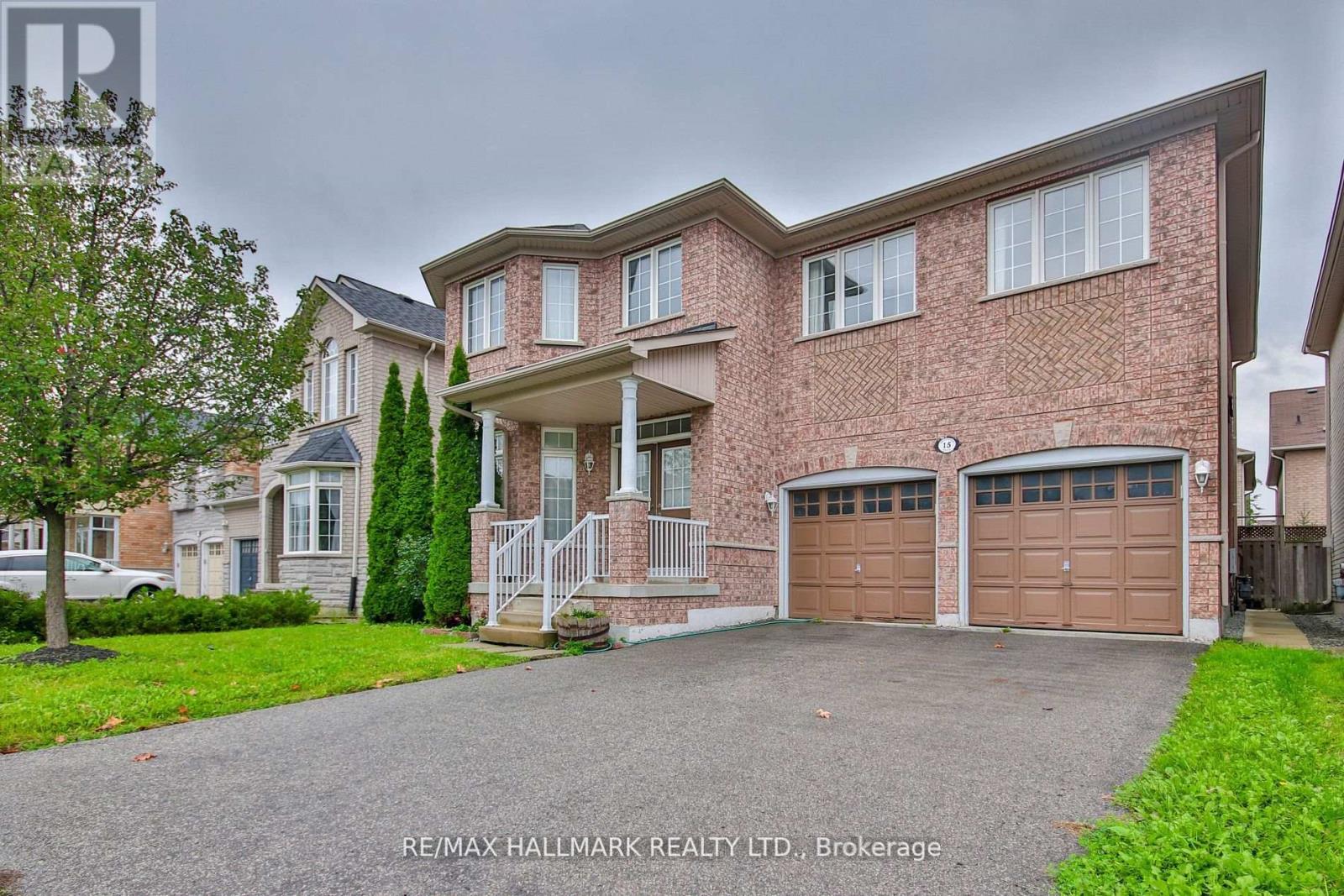 15 Briarglen Road, Markham, Ontario  L6C 2K5 - Photo 2 - N12215823