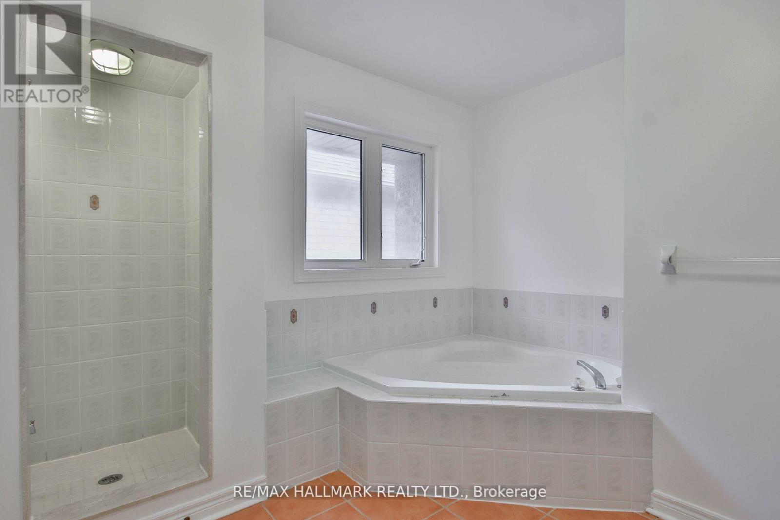 15 Briarglen Road, Markham, Ontario  L6C 2K5 - Photo 36 - N12215823