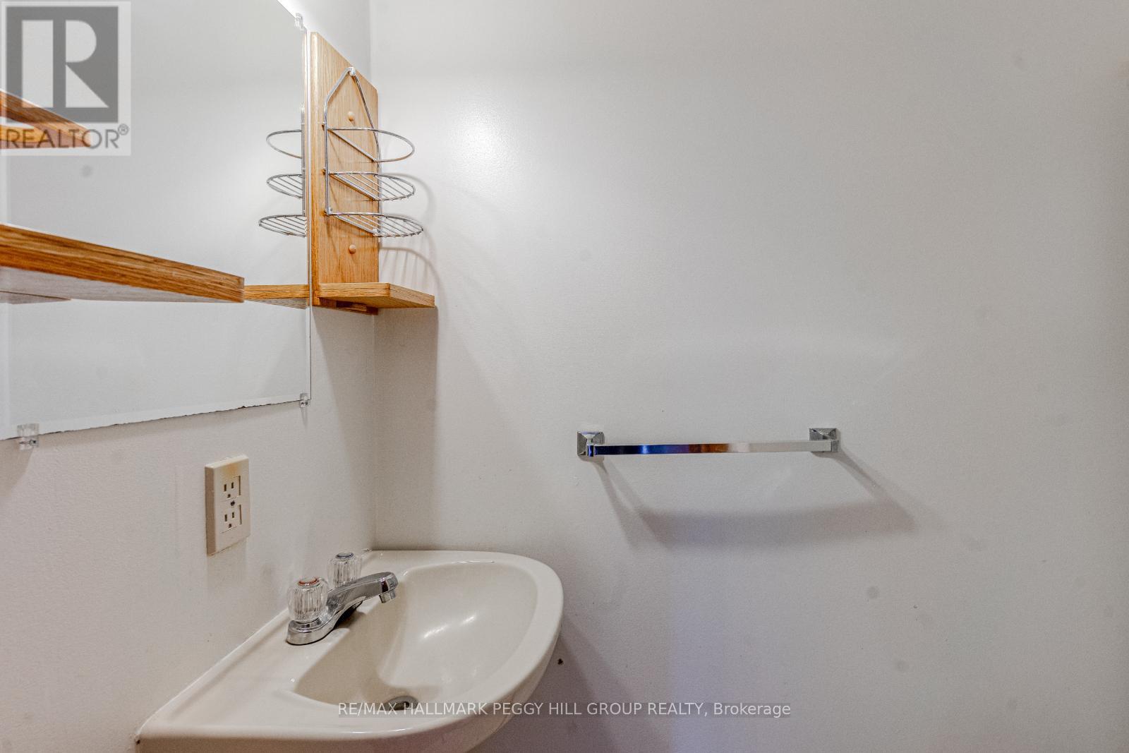 2121 Gordon Street, Innisfil (Stroud), Ontario  L9S 1C5 - Photo 8 - N12215838
