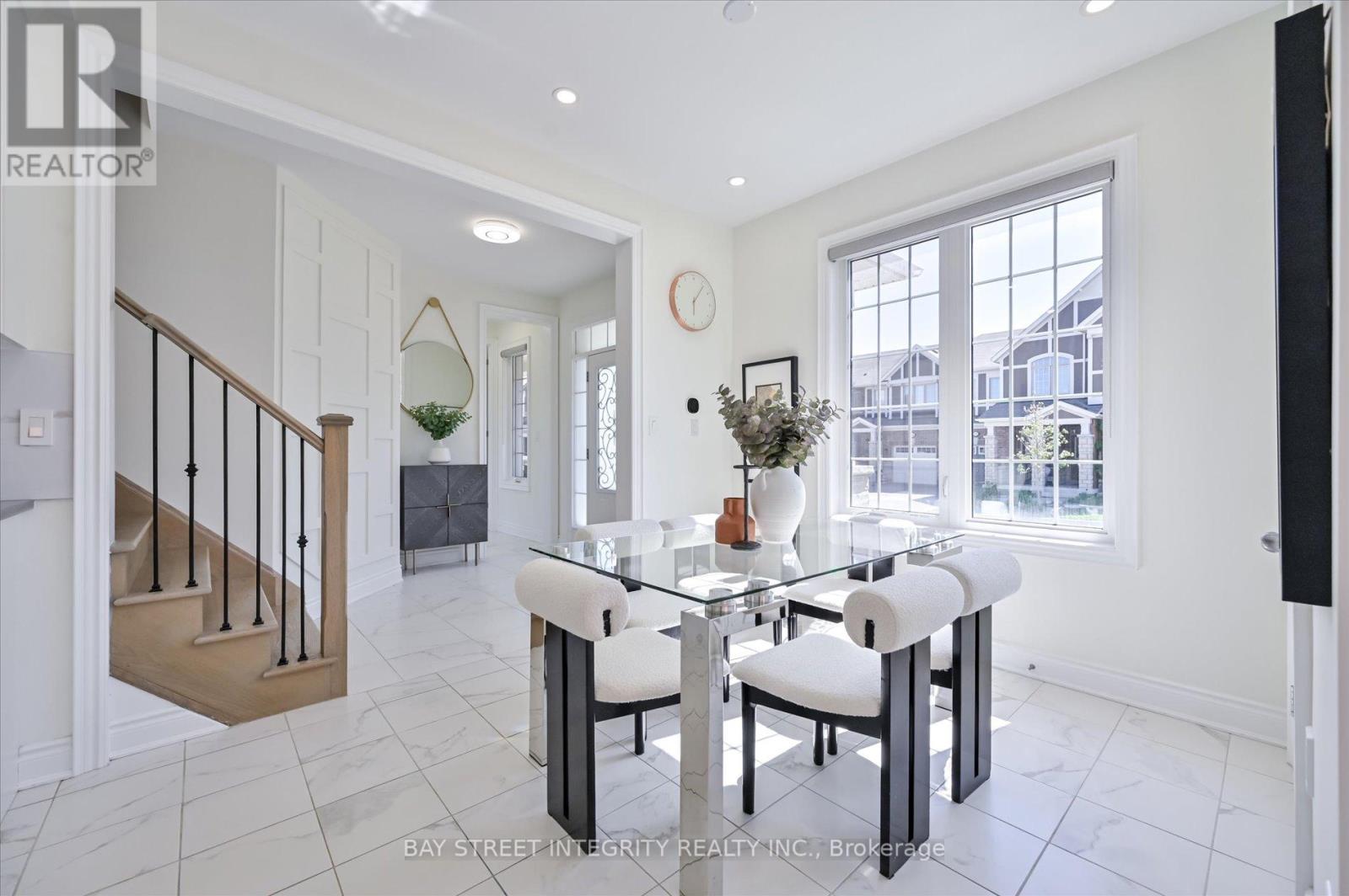 61 Hartney Drive, Richmond Hill, Ontario  L4S 0J9 - Photo 11 - N12215843