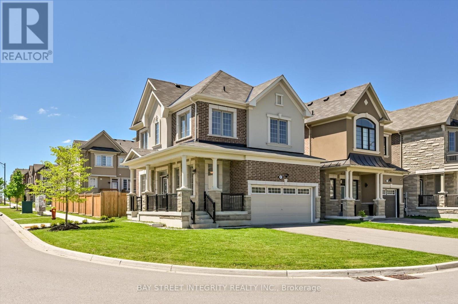 61 Hartney Drive, Richmond Hill, Ontario  L4S 0J9 - Photo 2 - N12215843