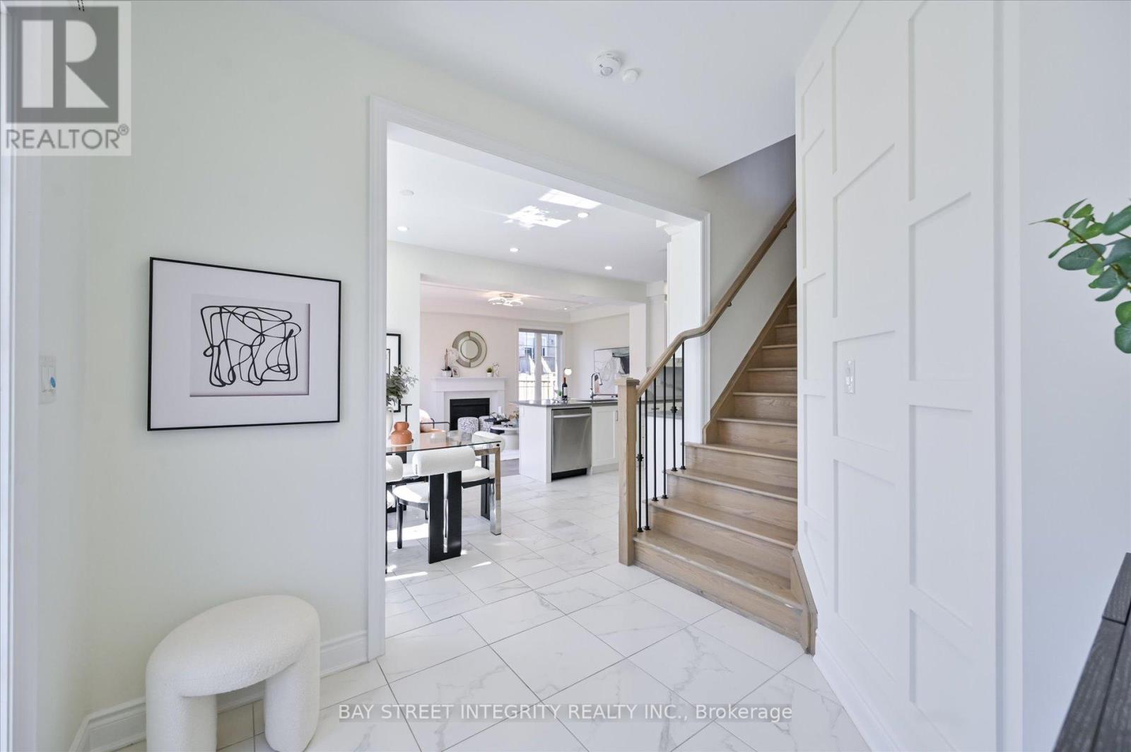 61 Hartney Drive, Richmond Hill, Ontario  L4S 0J9 - Photo 5 - N12215843