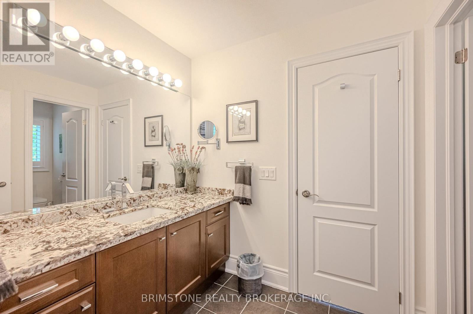 31 Plunkett Court, Barrie (Bayshore), Ontario  L4N 6M3 - Photo 17 - S12215763