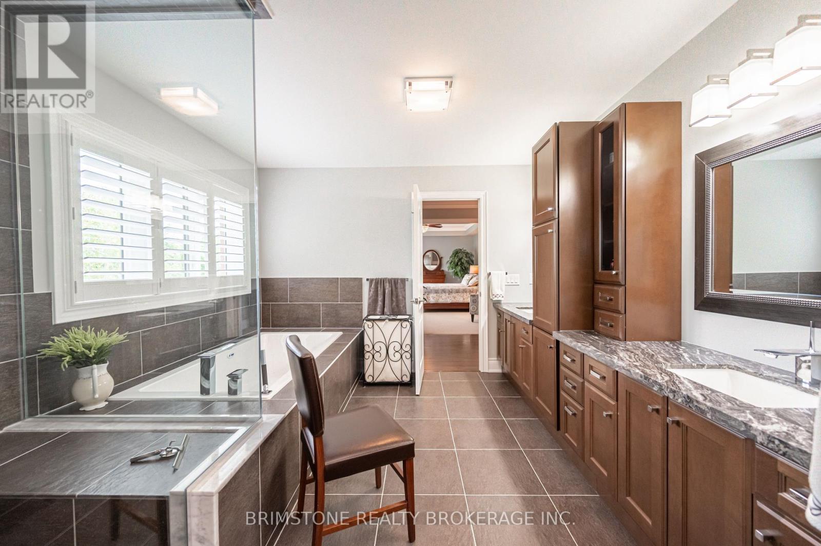 31 Plunkett Court, Barrie (Bayshore), Ontario  L4N 6M3 - Photo 27 - S12215763
