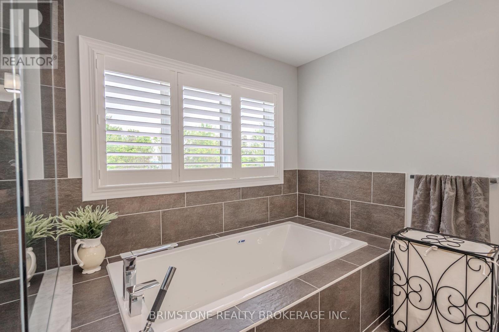 31 Plunkett Court, Barrie (Bayshore), Ontario  L4N 6M3 - Photo 28 - S12215763