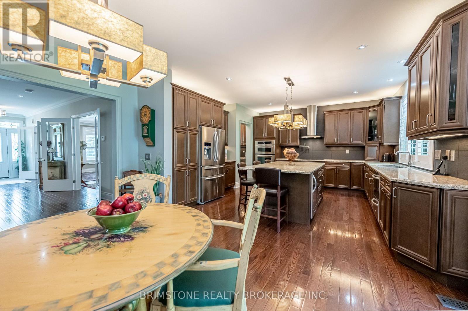 31 Plunkett Court, Barrie (Bayshore), Ontario  L4N 6M3 - Photo 3 - S12215763