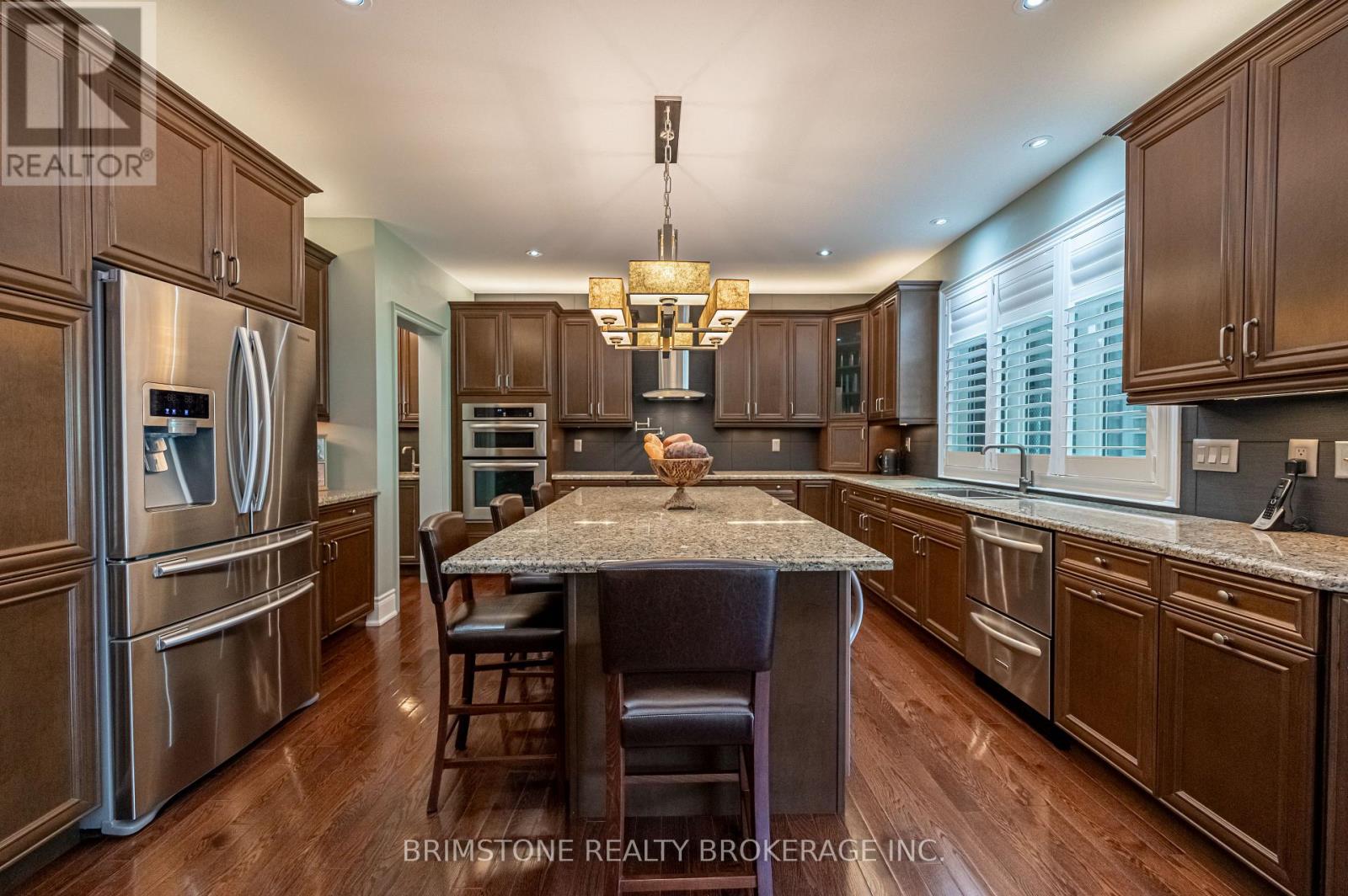 31 Plunkett Court, Barrie (Bayshore), Ontario  L4N 6M3 - Photo 4 - S12215763