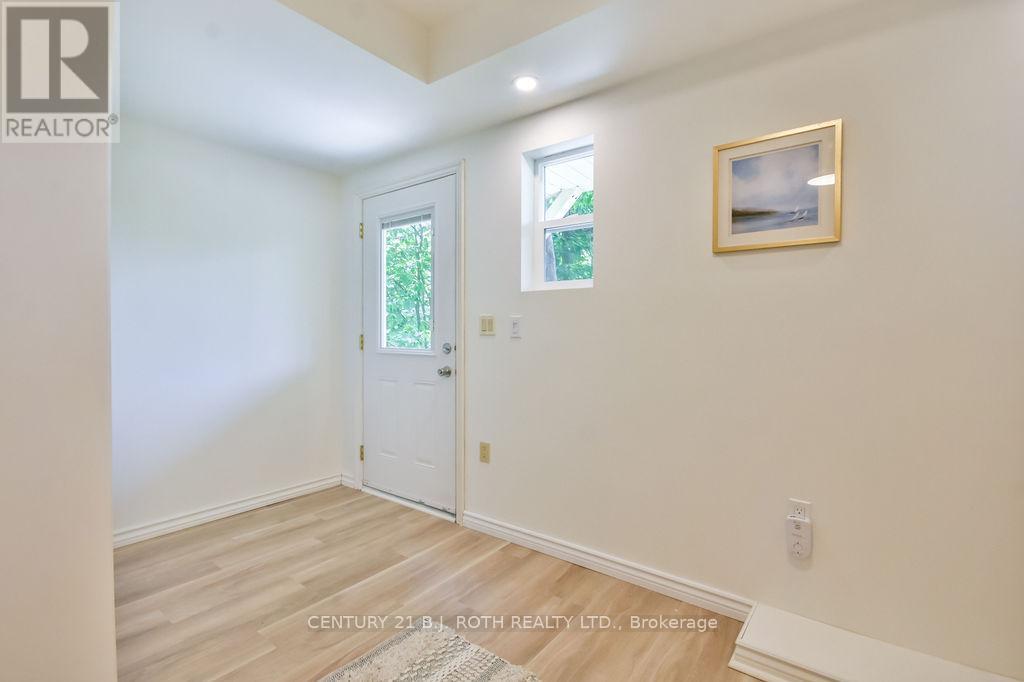 44 Second Street, Tiny, Ontario  L0L 2J0 - Photo 13 - S12215766