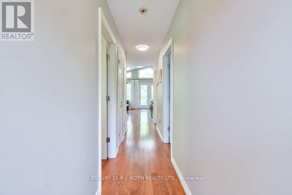 44 Second Street, Tiny, Ontario  L0L 2J0 - Photo 16 - S12215766