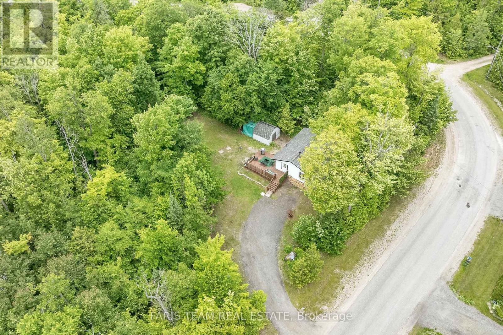 56 Meadows Avenue, Tay, Ontario  L0L 2J0 - Photo 2 - S12215807