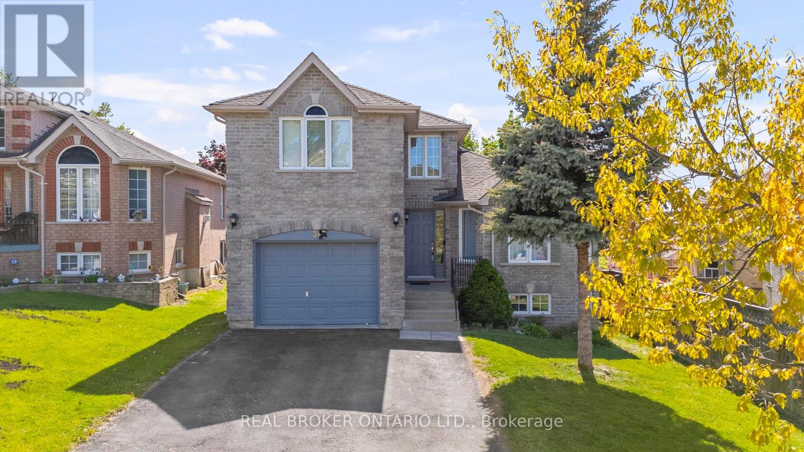31 BELL STREET, Barrie, Ontario