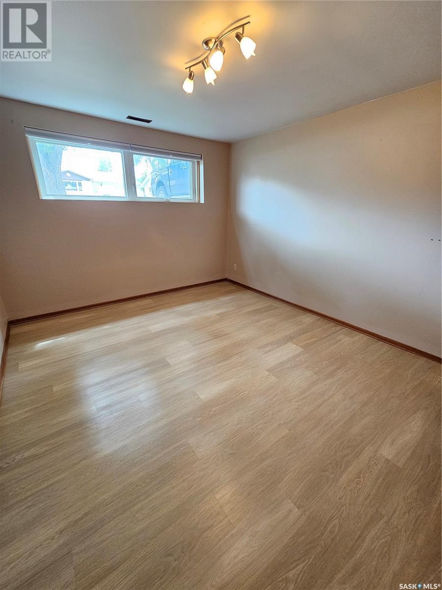 922 Simcoe Street, Moose Jaw, Saskatchewan  S6H 3H9 - Photo 11 - SK009251
