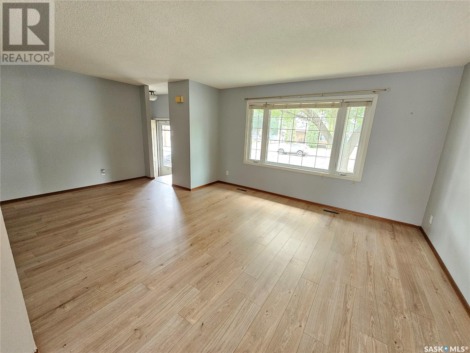 922 Simcoe Street, Moose Jaw, Saskatchewan  S6H 3H9 - Photo 6 - SK009251