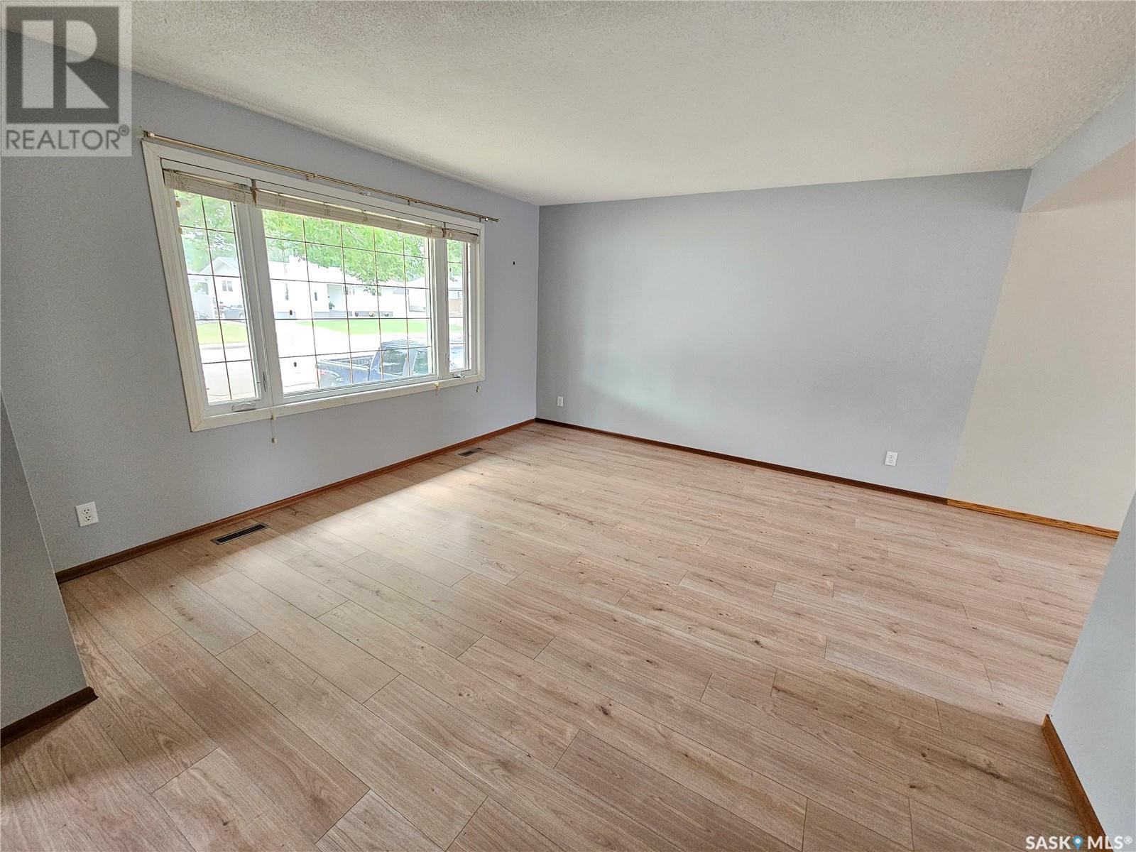 922 Simcoe Street, Moose Jaw, Saskatchewan  S6H 3H9 - Photo 7 - SK009251